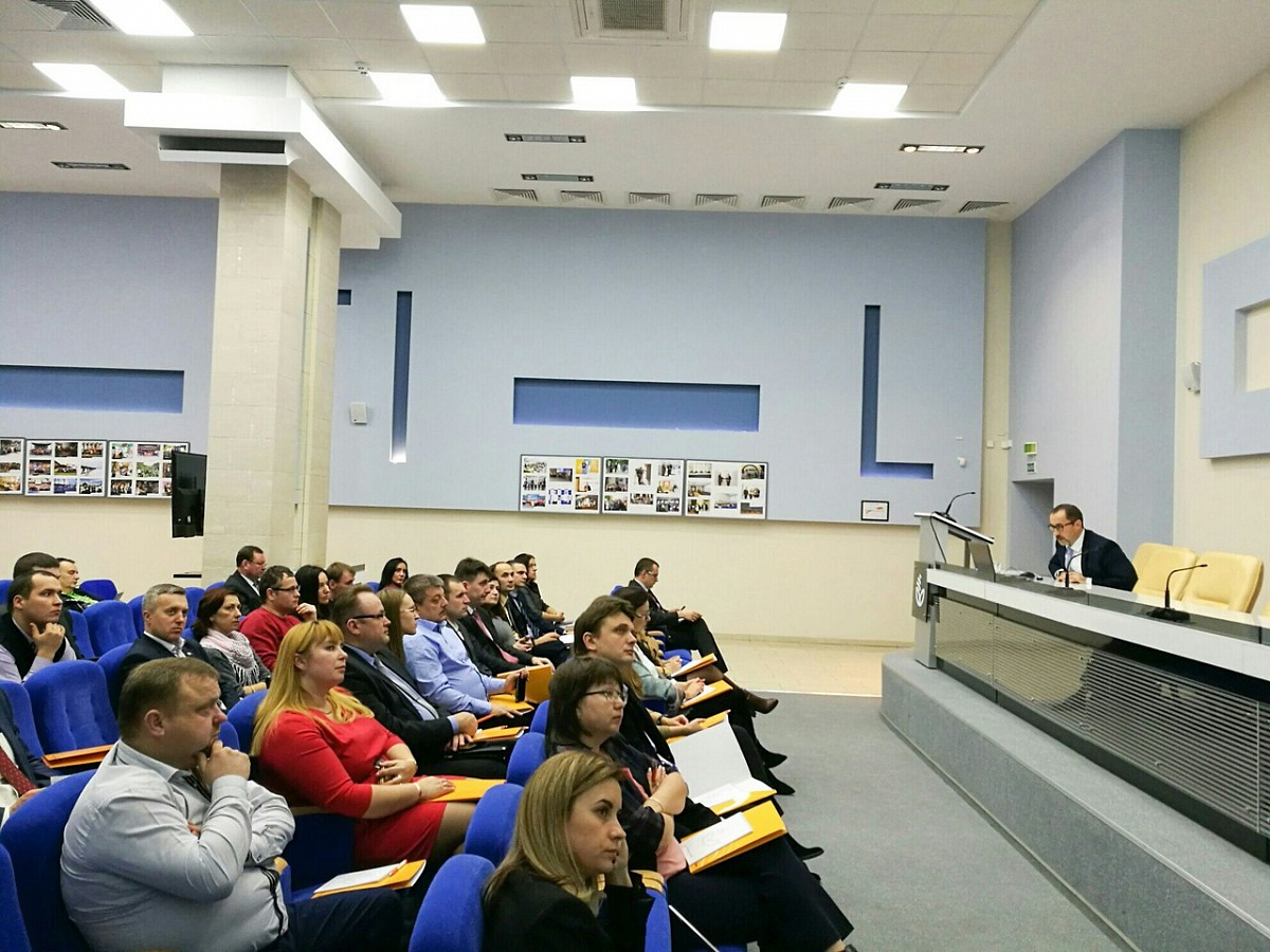Заместитель начальника Управления малого и среднего бизнеса Департамента корпоративного бизнеса ОАО «Белагропромбанк» Дмитрий Примак рассказал о ключевых направлениях стратегии развития малого и среднего бизнеса в банке на ближайшие годы