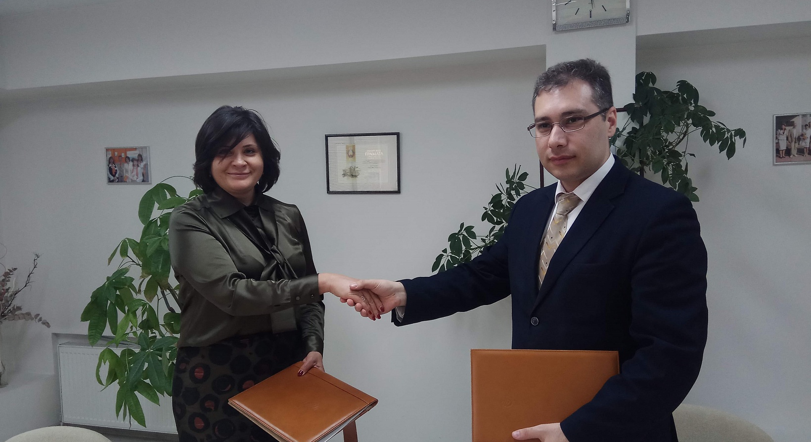 Заместитель Председателя Правления ОАО «Белагропромбанк» Наталья Шевцова и Генеральный директор Белорусского фонда финансовой поддержки предпринимателей Петр Арушаньянц