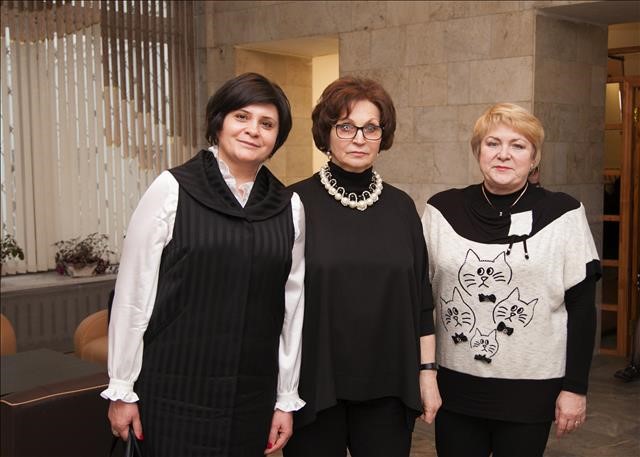 На фото слева направо: заместитель Председателя Правления ОАО «Белагропромбанк», Председатель Союза женщин банка Наталья Шевцова, Председатель Союза женщин России Екатерина Лахова и член Президиума, Правления ОО «БСЖ», руководитель Ресурсного центра Союза женщин банка Наталья Петрачкова