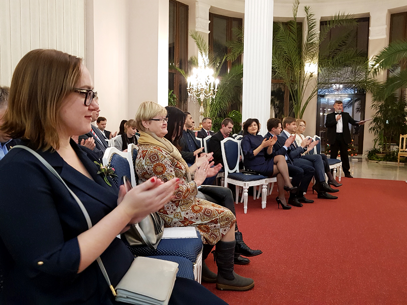 В конференц-зале Dipservice Hall собрались создатели благотворительного проекта, его участники, а также гости, партнеры, представители средств массовой информации.